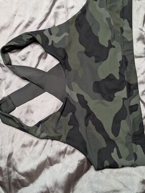 Old Navy Green & Black Camo Racerback Sports Bra